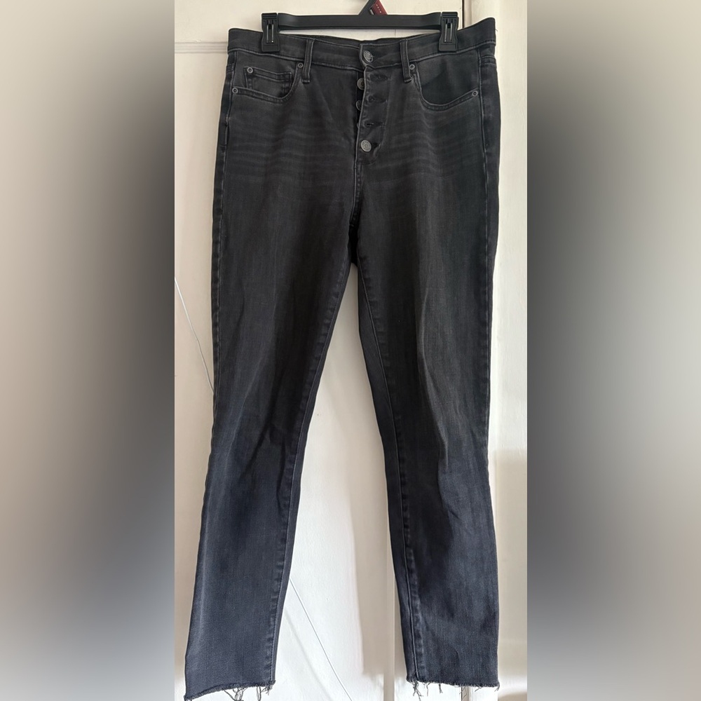 GAP Women's Straight Leg Jeans in Charcoal